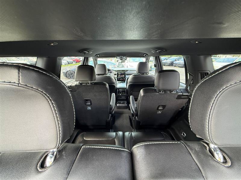 Used 2023 Jeep Grand Cherokee L Laredo AWD/4WD image 16