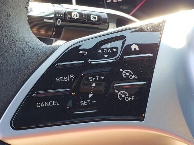New 2025 Mercedes-Benz GLC 300 4MATIC image 24
