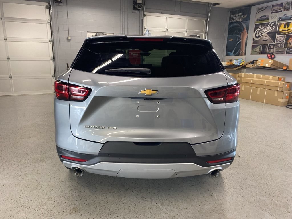 New 2026 Chevrolet Blazer LT w/ Sound & Technology Package AWD/4WD image 6