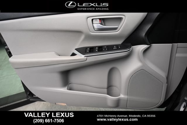 Used 2016 Toyota Camry LE FWD image 11