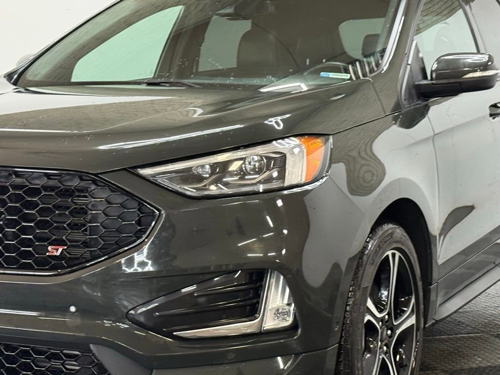 Certified 2022 Ford Edge ST w/ Equipment Group 401A image 12
