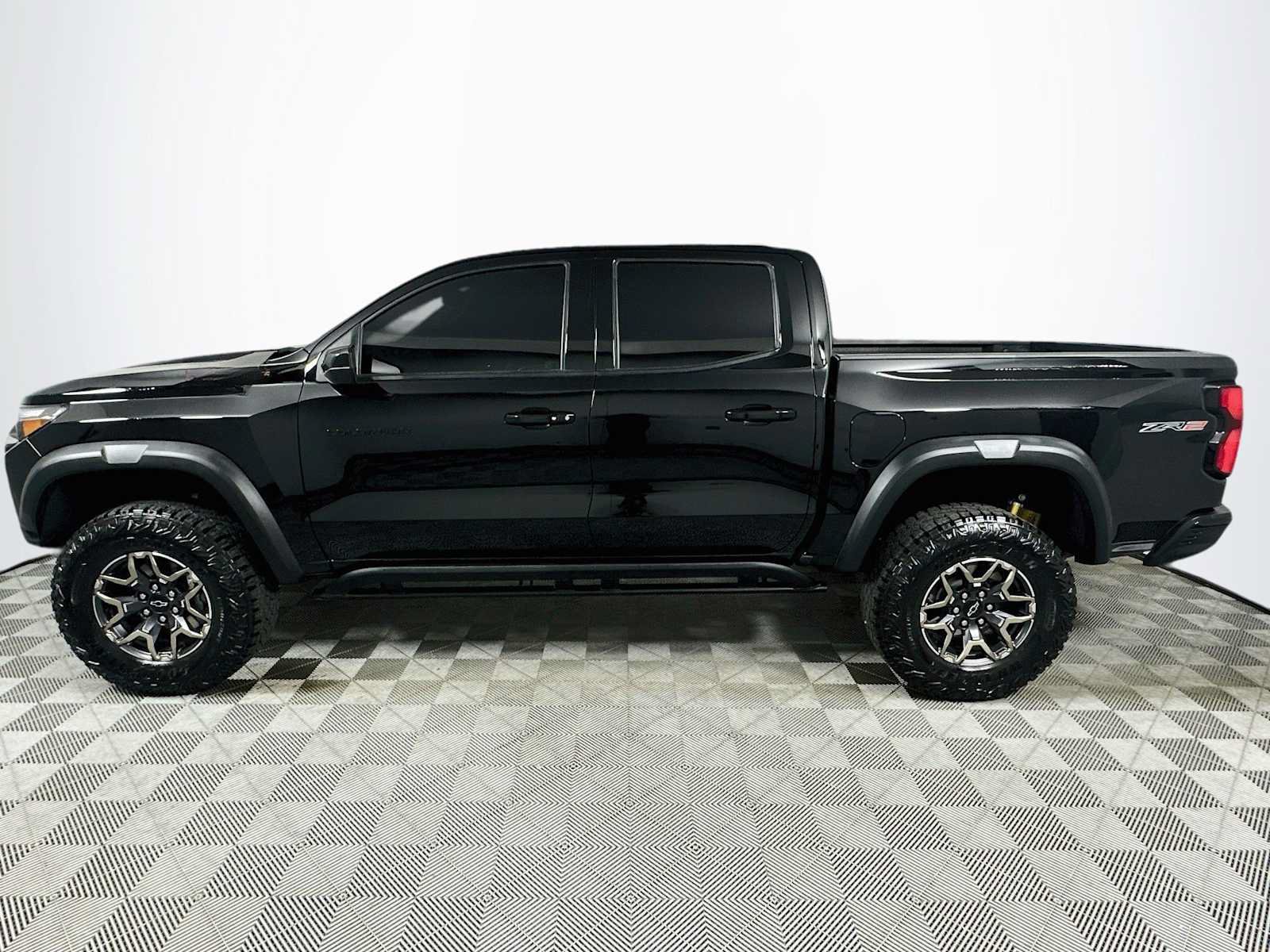 Used 2024 Chevrolet Colorado ZR2 AWD/4WD image 4