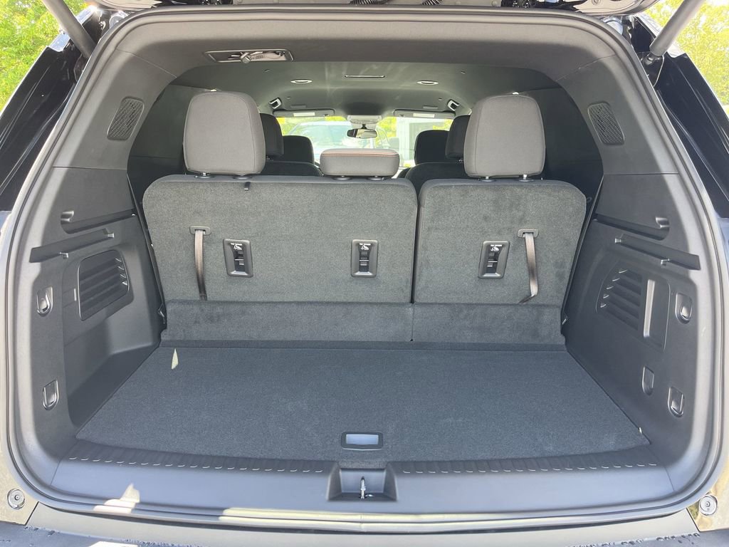 New 2025 Chevrolet Traverse LT w/ Driver Confidence Package image 26