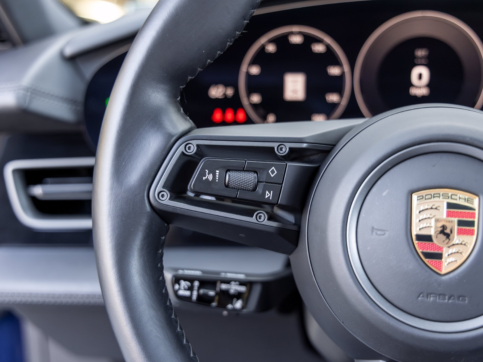 Certified 2025 Porsche Taycan 4S AWD/4WD image 35