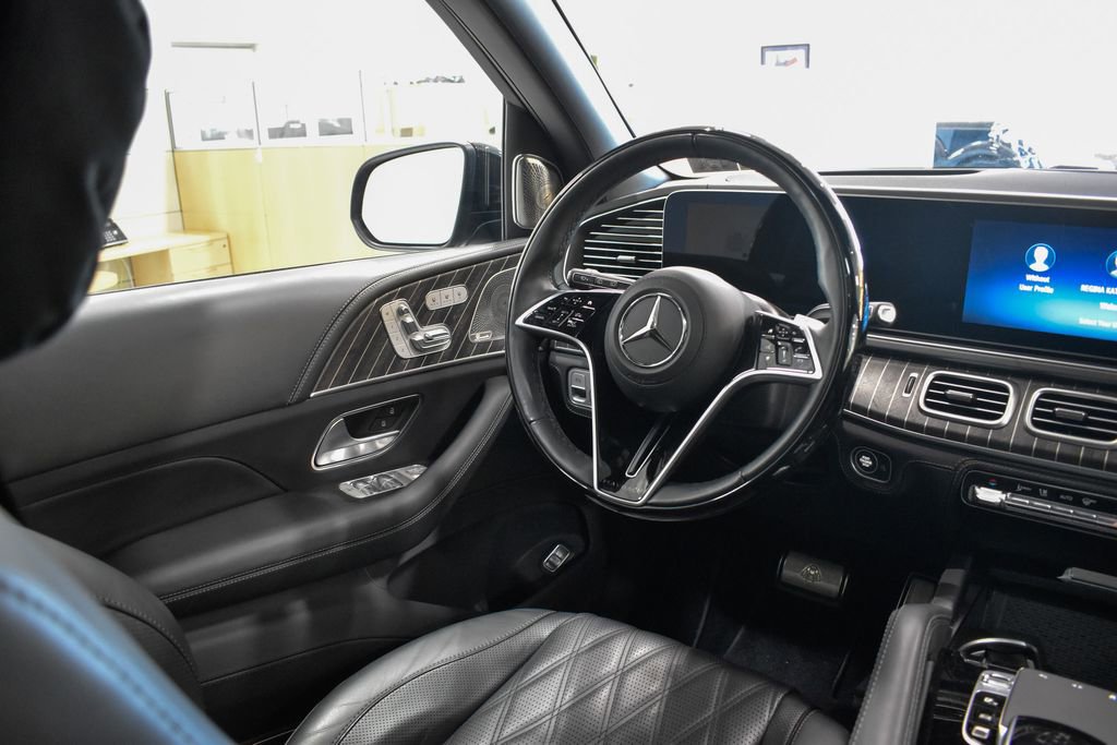 Used 2025 Mercedes-Benz Maybach GLS 600 4MATIC image 24