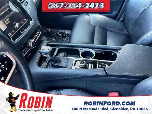 Used 2016 Volvo XC90 T6 Momentum w/ Momentum Plus Package AWD/4WD image 18