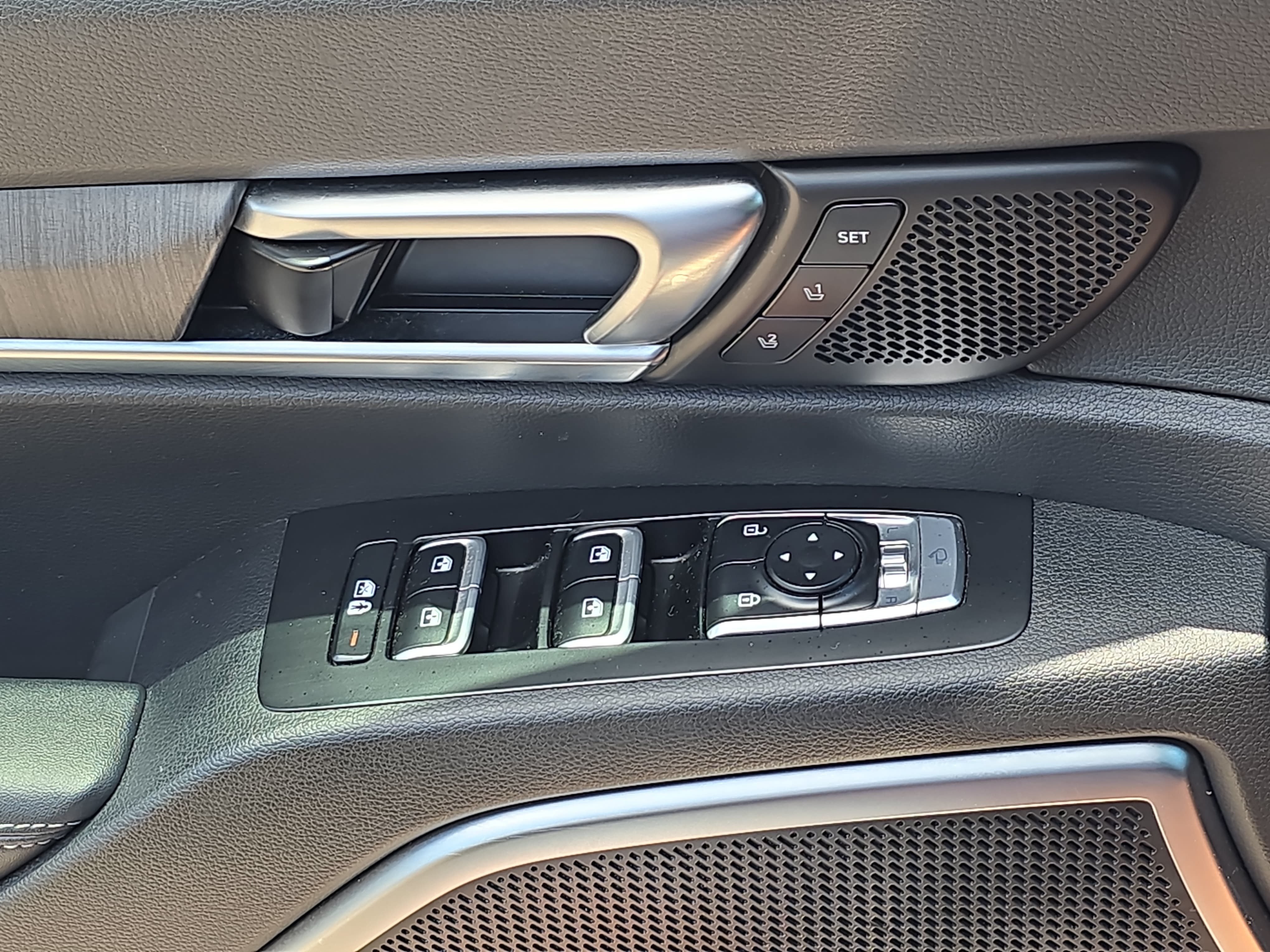 Used 2023 Kia Telluride SX FWD image 31