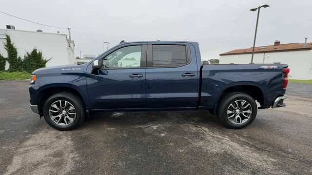 Used 2022 Chevrolet Silverado 1500 LT AWD/4WD image 5