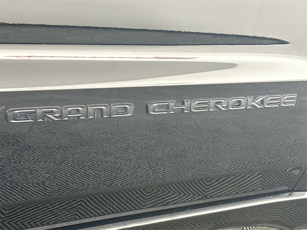 Used 2020 Jeep Grand Cherokee Altitude image 29