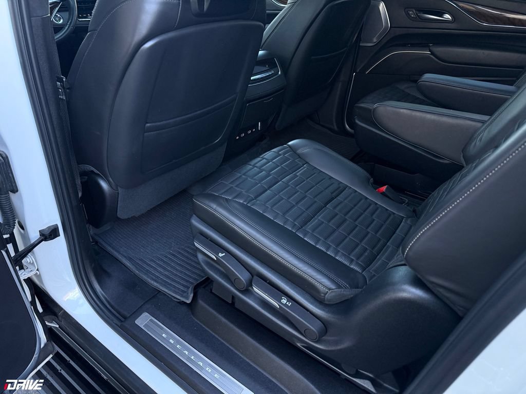 Used 2023 Cadillac Escalade ESV Sport Platinum w/ LPO, Floor Liner Package AWD/4WD image 30