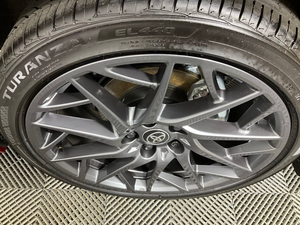 Used 2025 Toyota Camry SE image 8