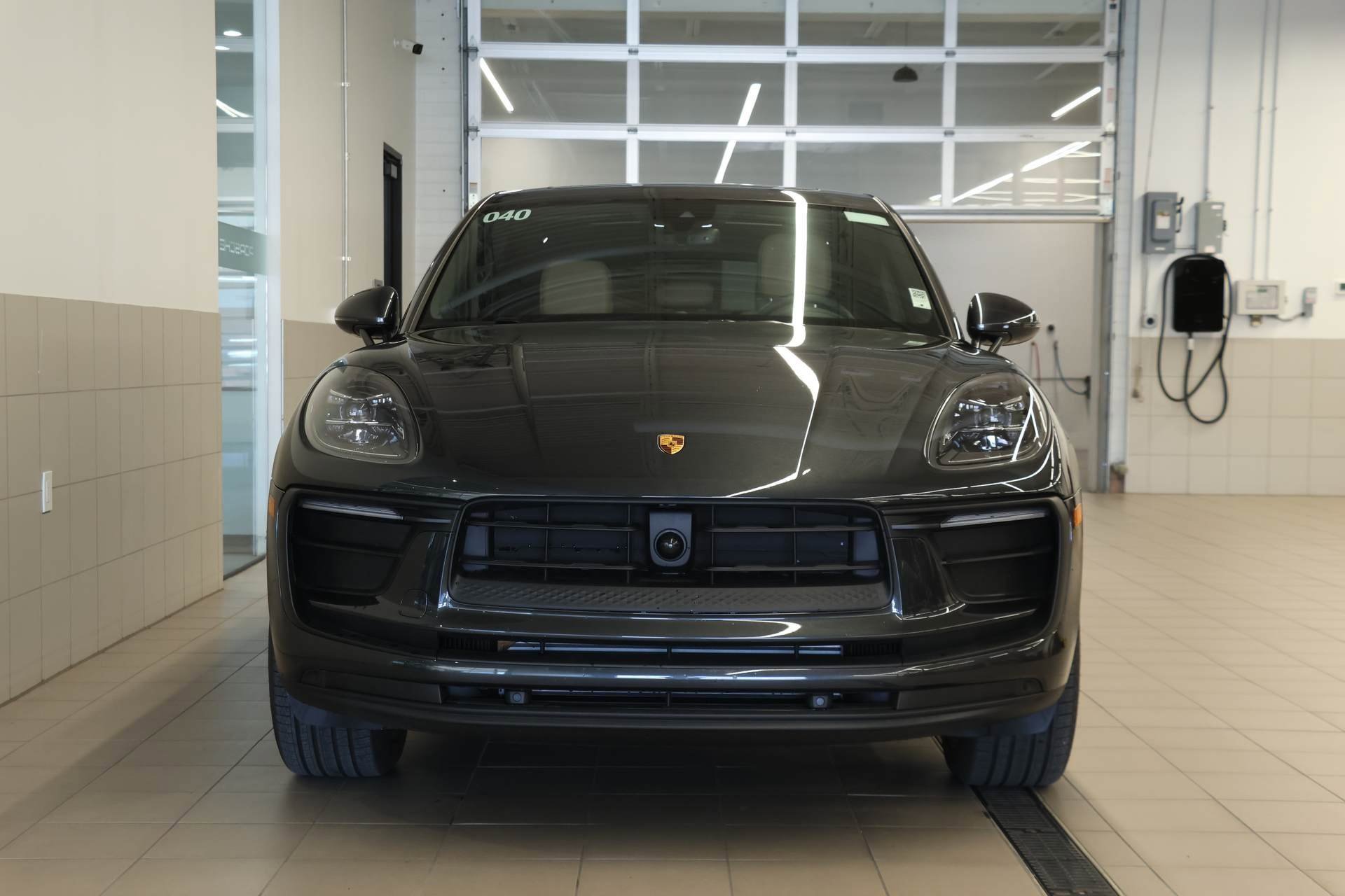 Used 2025 Porsche Macan image 19