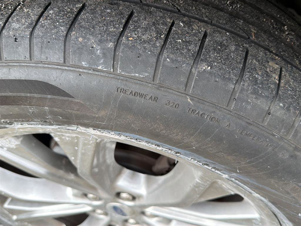 Used 2021 Ford Explorer Limited image 8