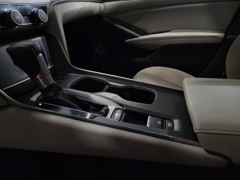 Used 2018 Honda Accord LX image 26