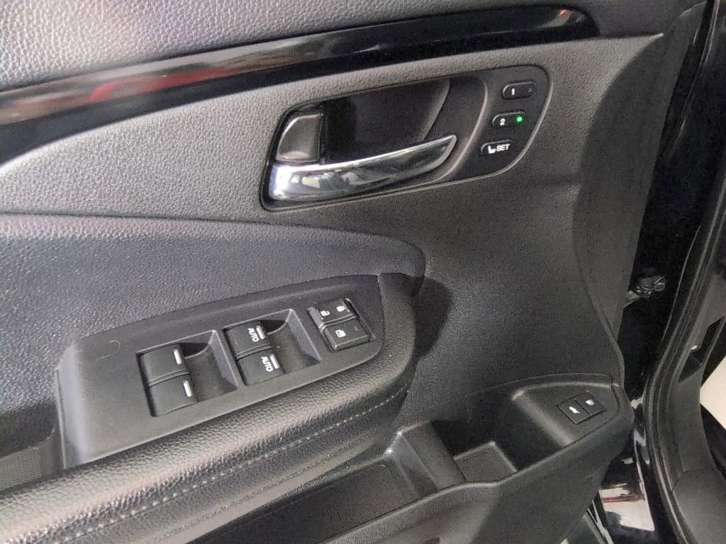 Used 2019 Honda Pilot Elite image 24