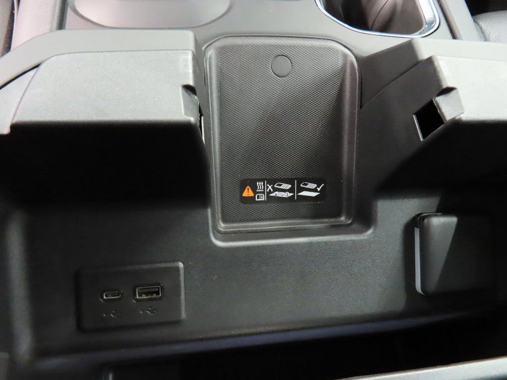 Used 2024 GMC Sierra 3500 Denali w/ Denali Reserve Package image 76