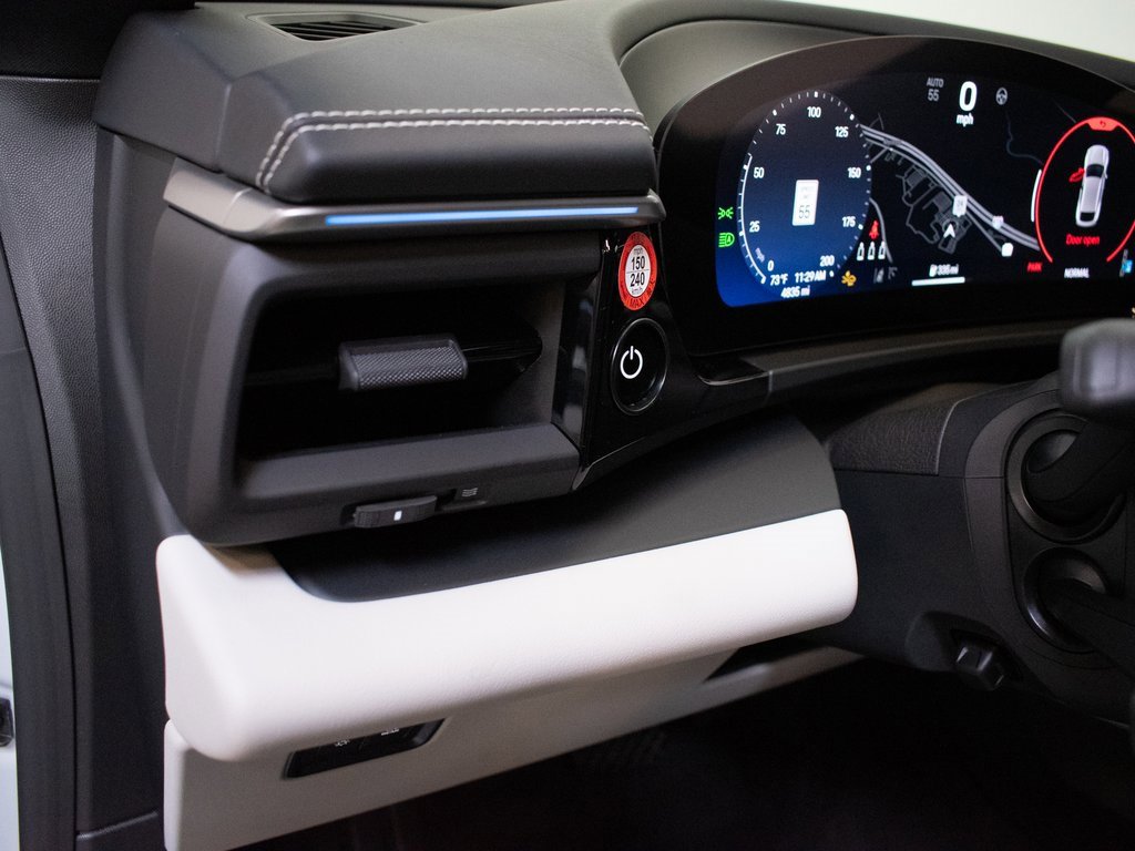 Certified 2025 Porsche Macan 4 Electric image 22