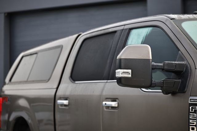 Used 2018 Ford F250 Limited w/ FX4 Off-Road Package image 3