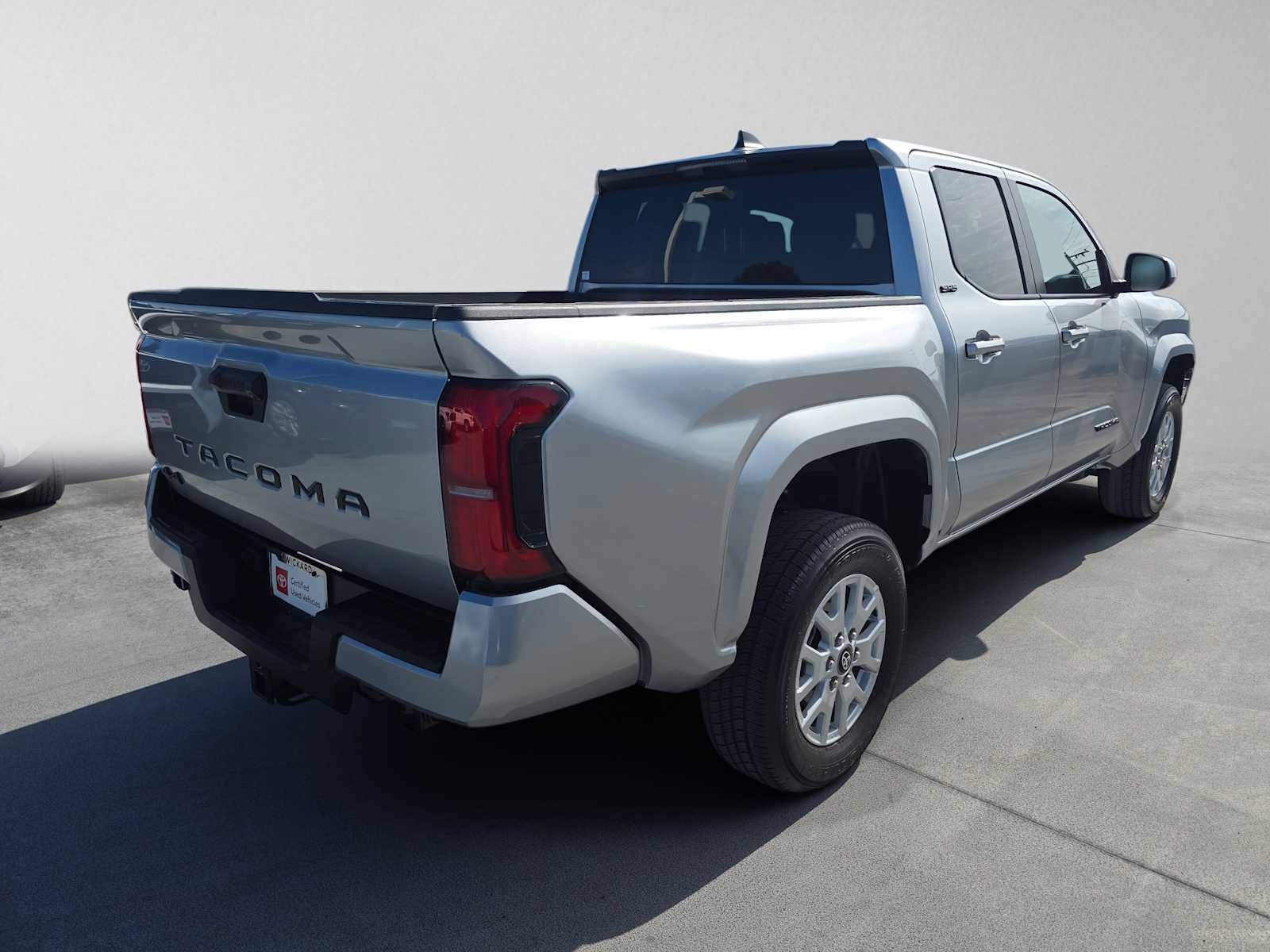 Certified 2025 Toyota Tacoma SR5 AWD/4WD image 3