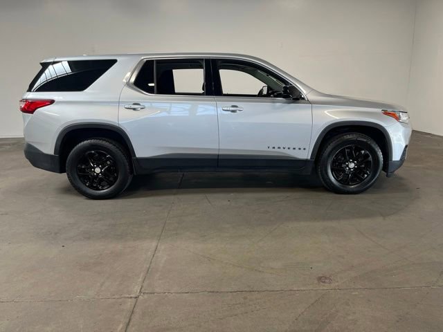 Used 2020 Chevrolet Traverse LS FWD image 2