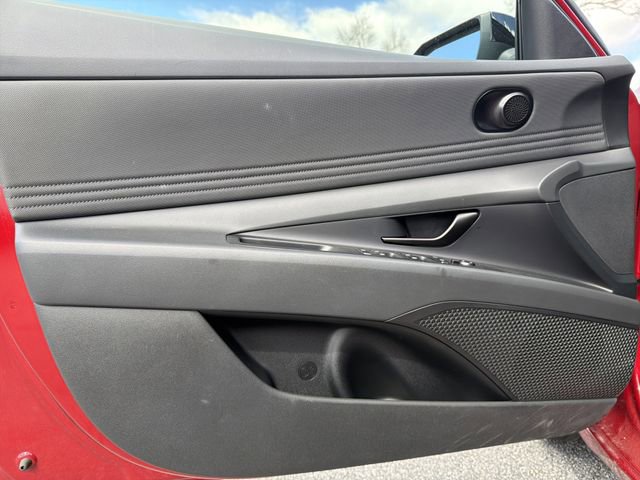 Certified 2025 Hyundai Elantra Sport image 10