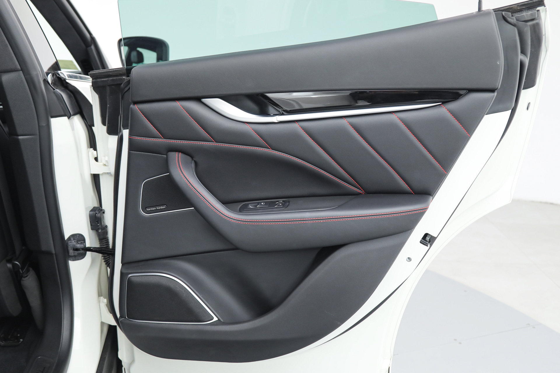 Certified 2023 Maserati Levante GT image 13