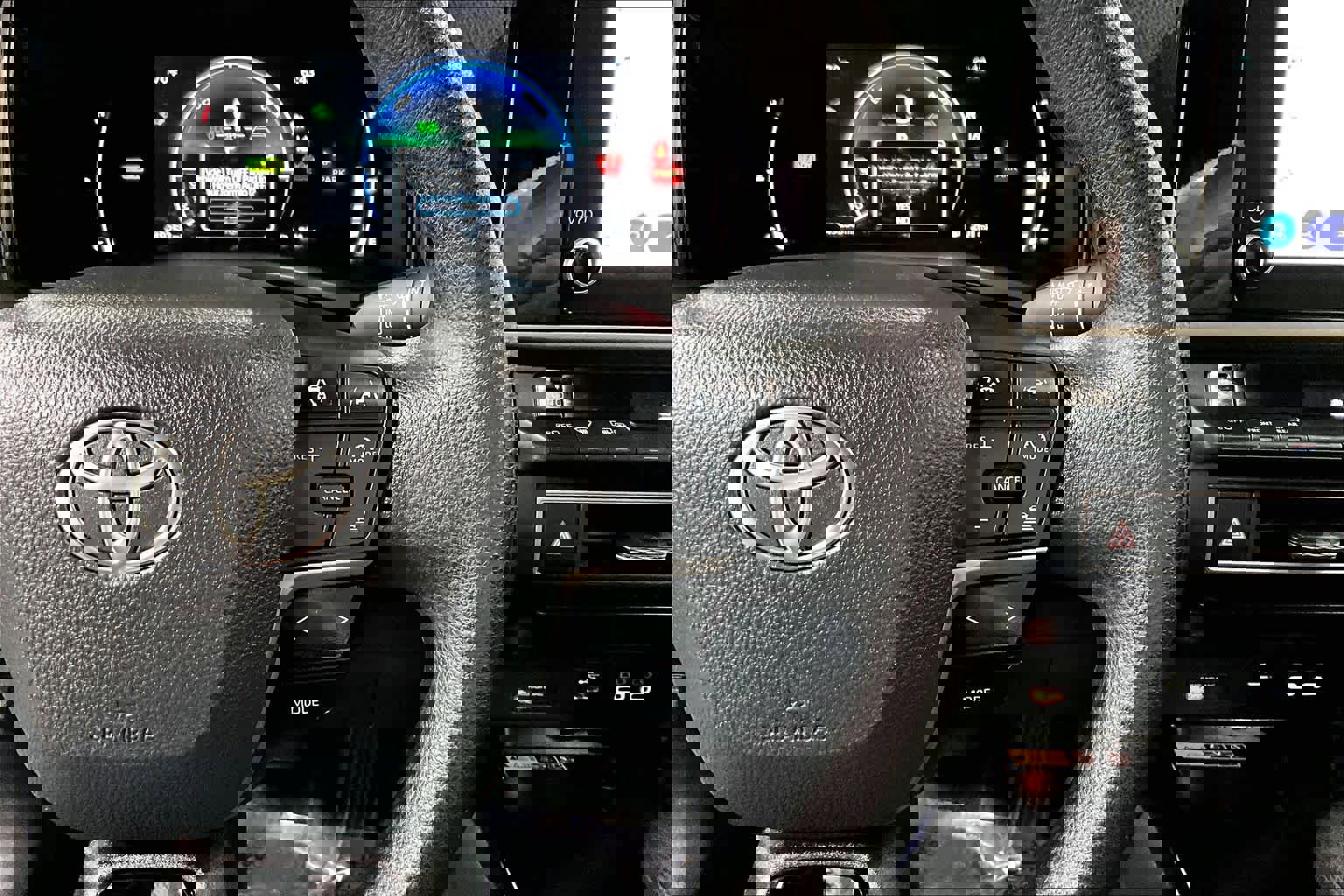 Used 2025 Toyota Camry LE image 25