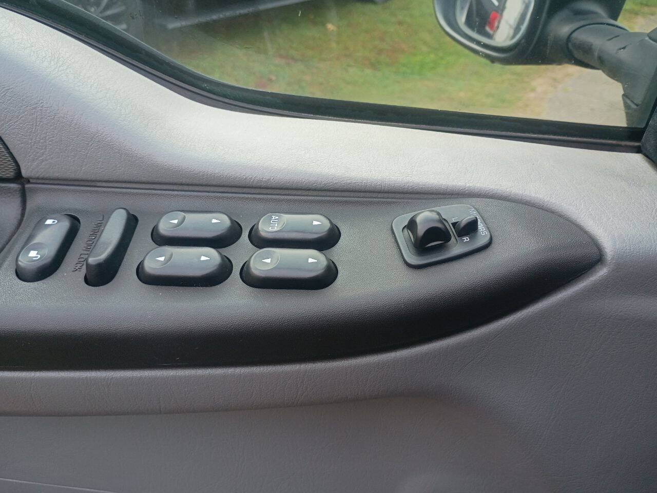 Used 2005 Ford F250 XLT AWD/4WD image 14