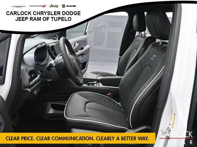 New 2026 Chrysler Pacifica Limited w/ Uconnect Theater Family Group image 9