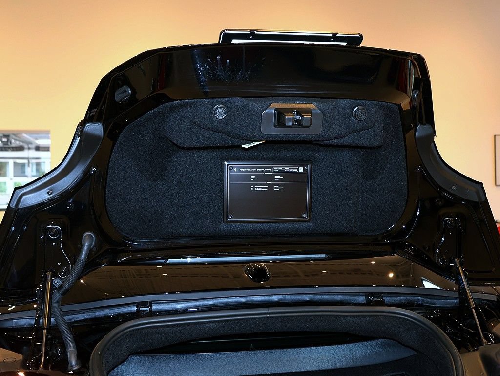 Certified 2025 Ferrari Roma Spider RWD image 94