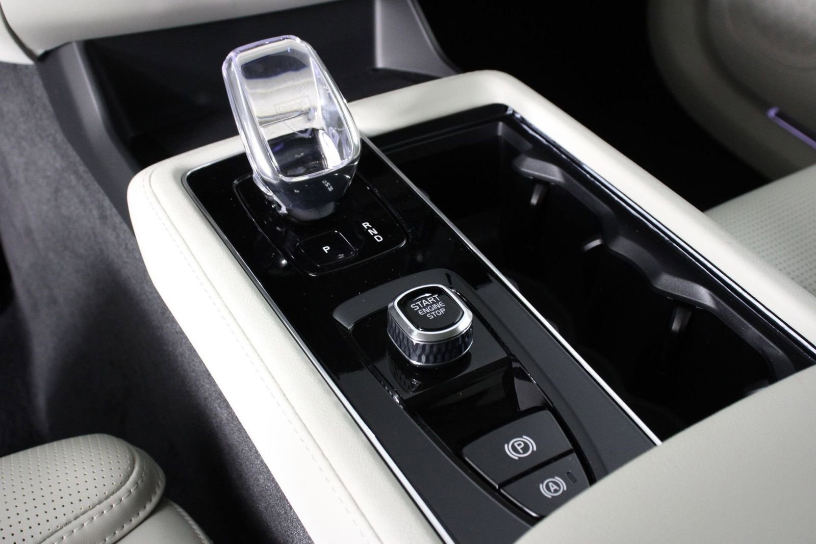 New 2026 Volvo XC90 T8 Ultra w/ Protection Package Premier image 7