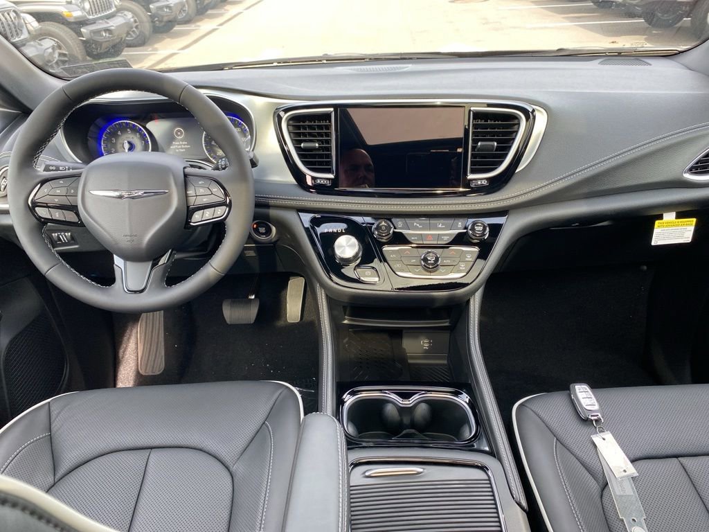 New 2026 Chrysler Pacifica Limited w/ S Appearance Package image 29