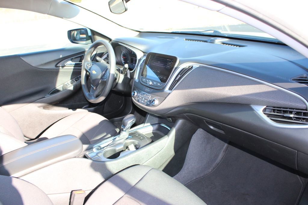 Used 2024 Chevrolet Malibu LT image 21