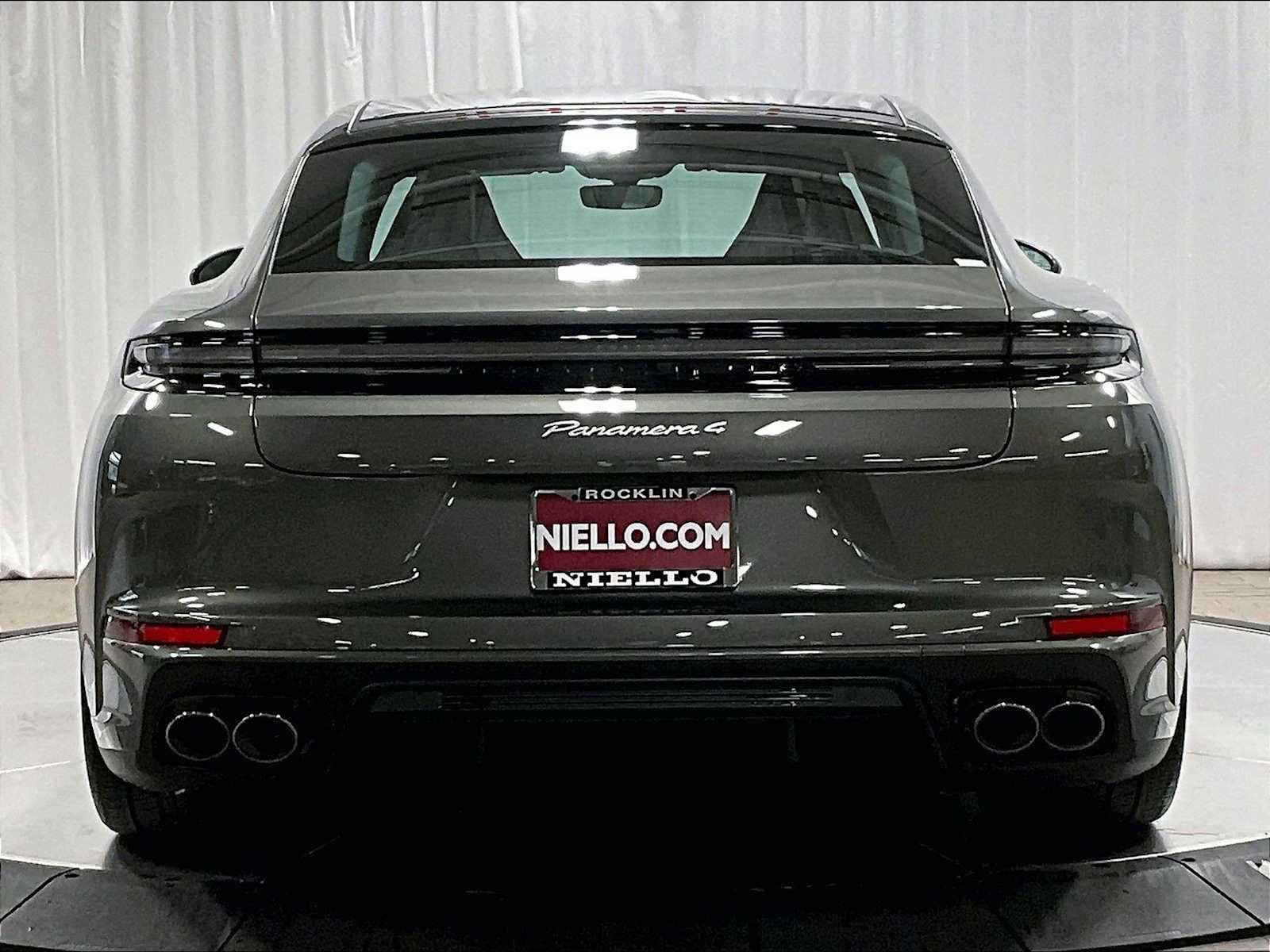 Used 2026 Porsche Panamera 4 image 9