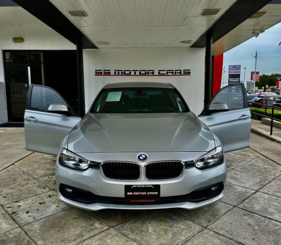 Used 2017 BMW 320i Sedan image 6