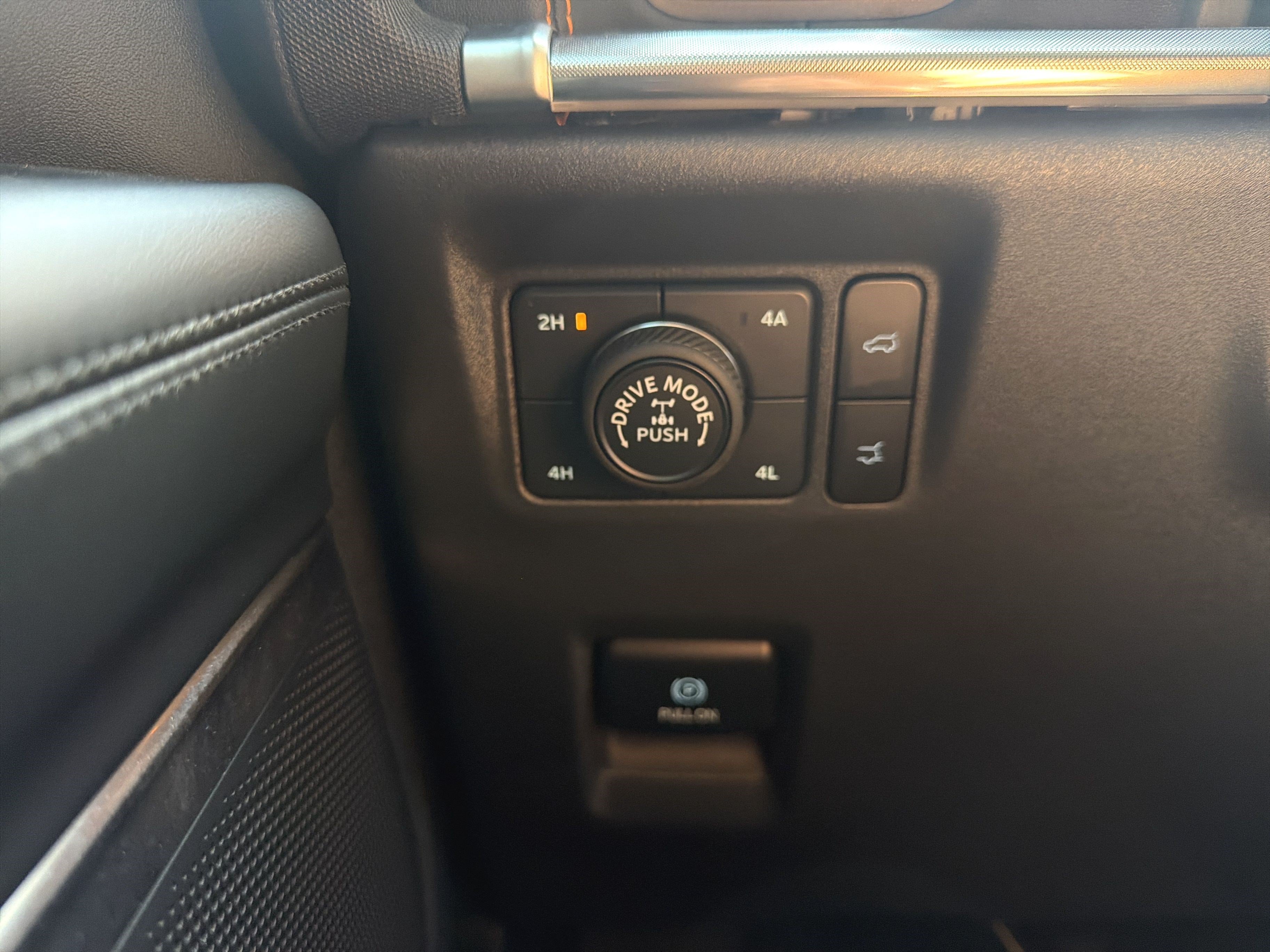 Used 2025 Ford Expedition Tremor AWD/4WD image 35