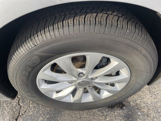 Used 2017 Chrysler Pacifica Touring-L image 17