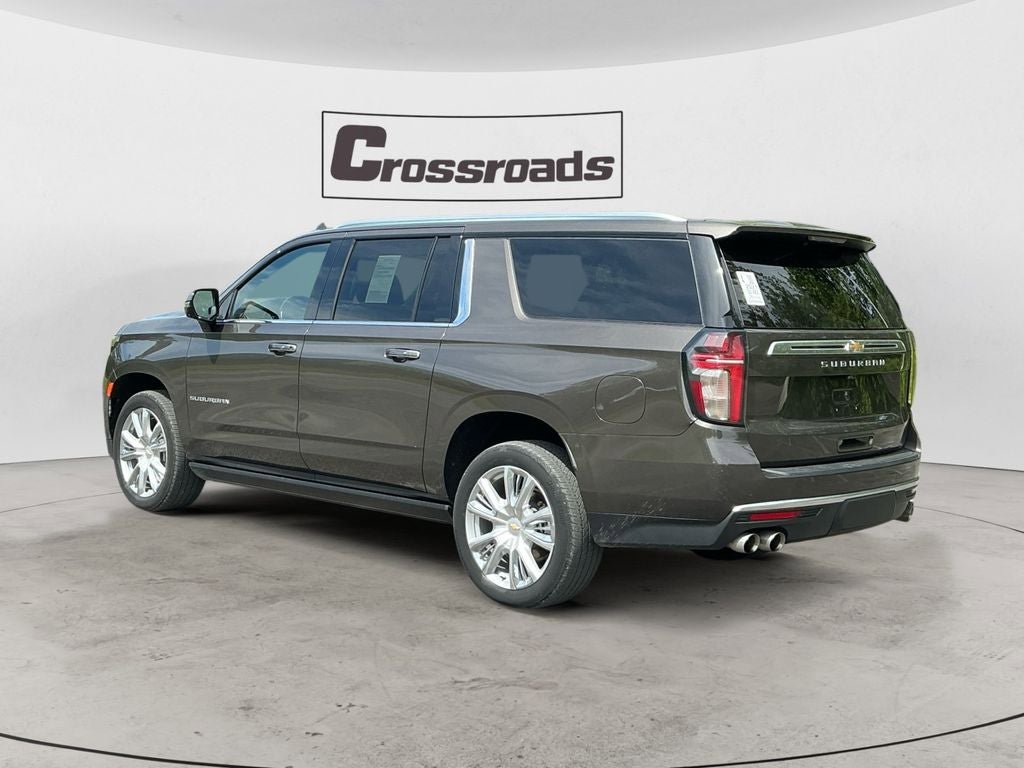 Used 2021 Chevrolet Suburban High Country w/ Premium Package AWD/4WD image 3