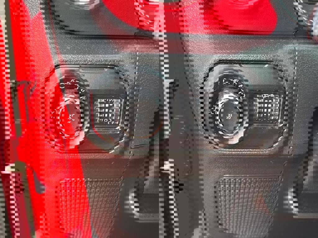 Used 2019 Jeep Wrangler Unlimited Rubicon w/ Dual Top Group image 15