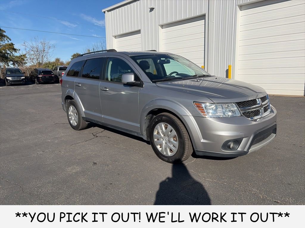 Used 2019 Dodge Journey SE image 1