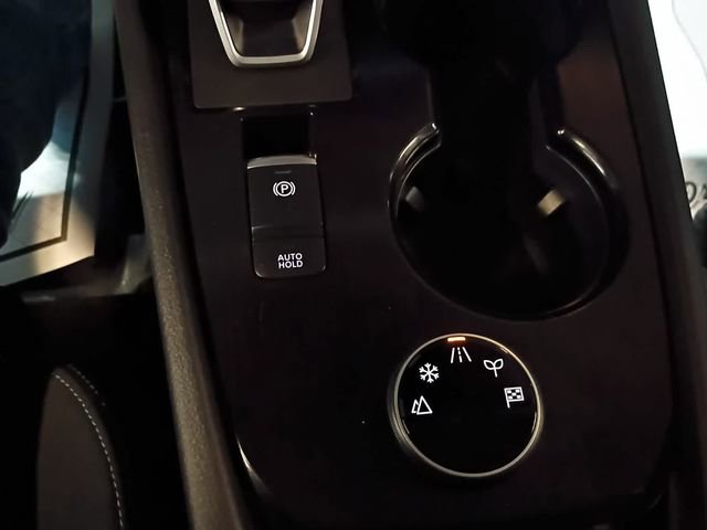 Used 2025 Nissan Rogue SV AWD/4WD image 21