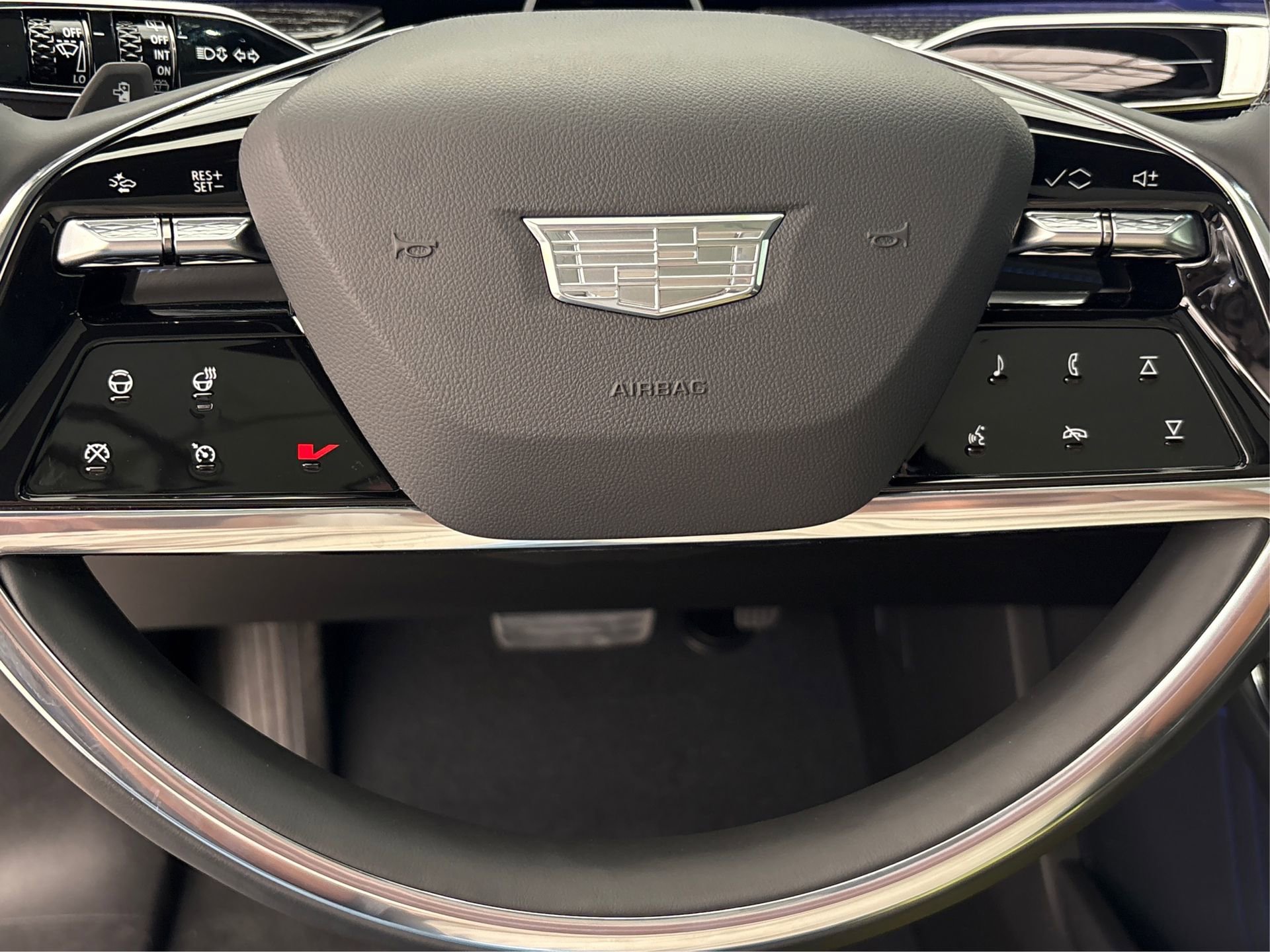 New 2025 Cadillac Escalade IQ Sport 1 w/ Smart Trailering package image 29