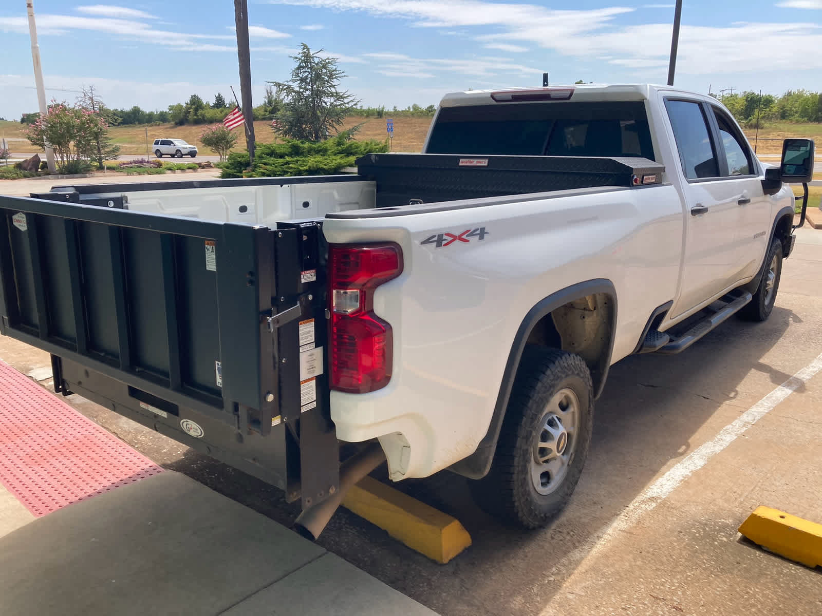 Used 2022 Chevrolet Silverado 2500 W/T w/ WT Fleet Convenience Package AWD/4WD image 2