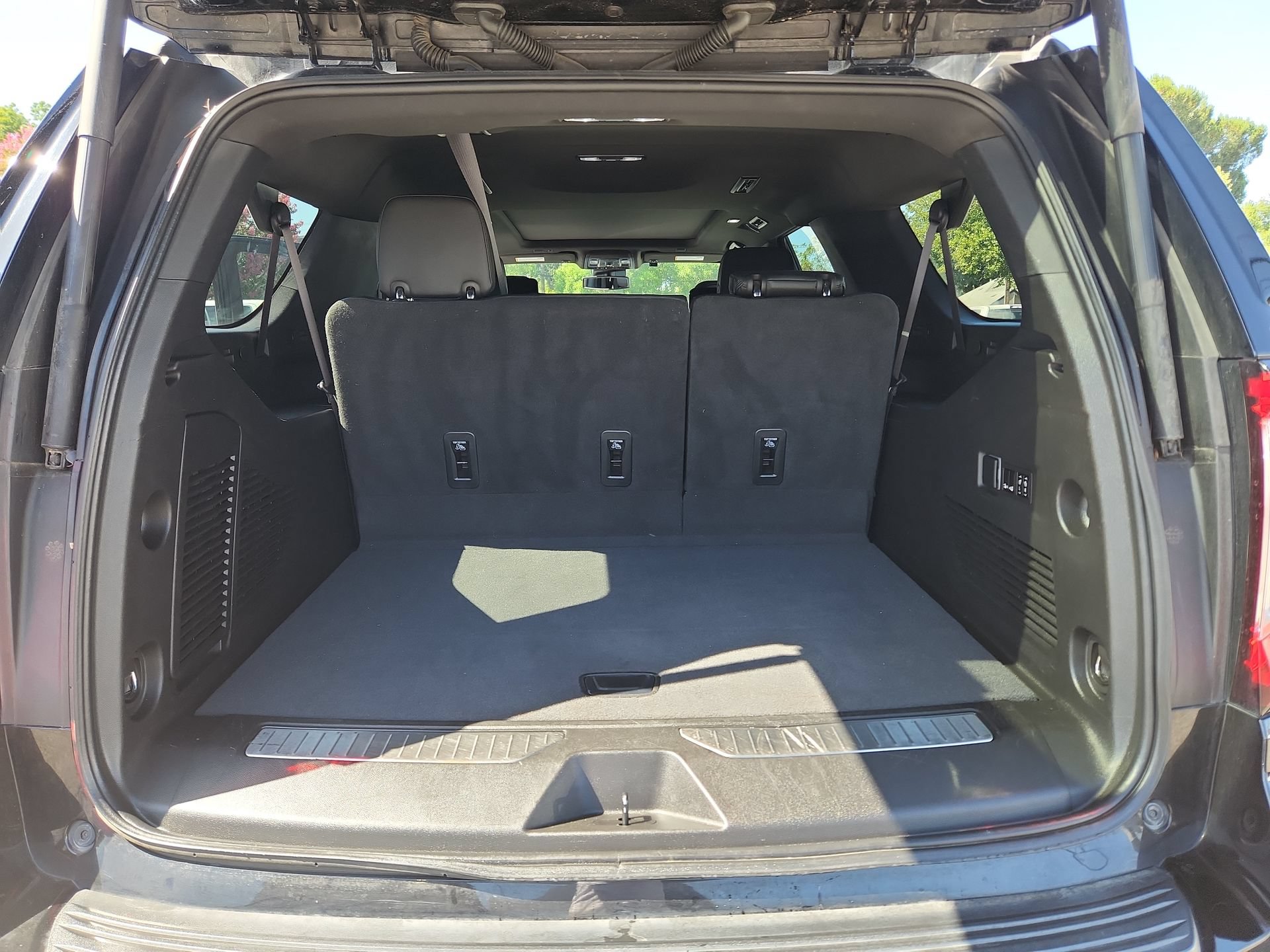 Used 2023 GMC Yukon XL Denali AWD/4WD image 21