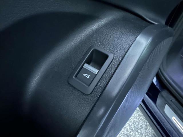 Used 2022 Audi Q5 2.0T Premium w/ Convenience Package AWD/4WD image 17