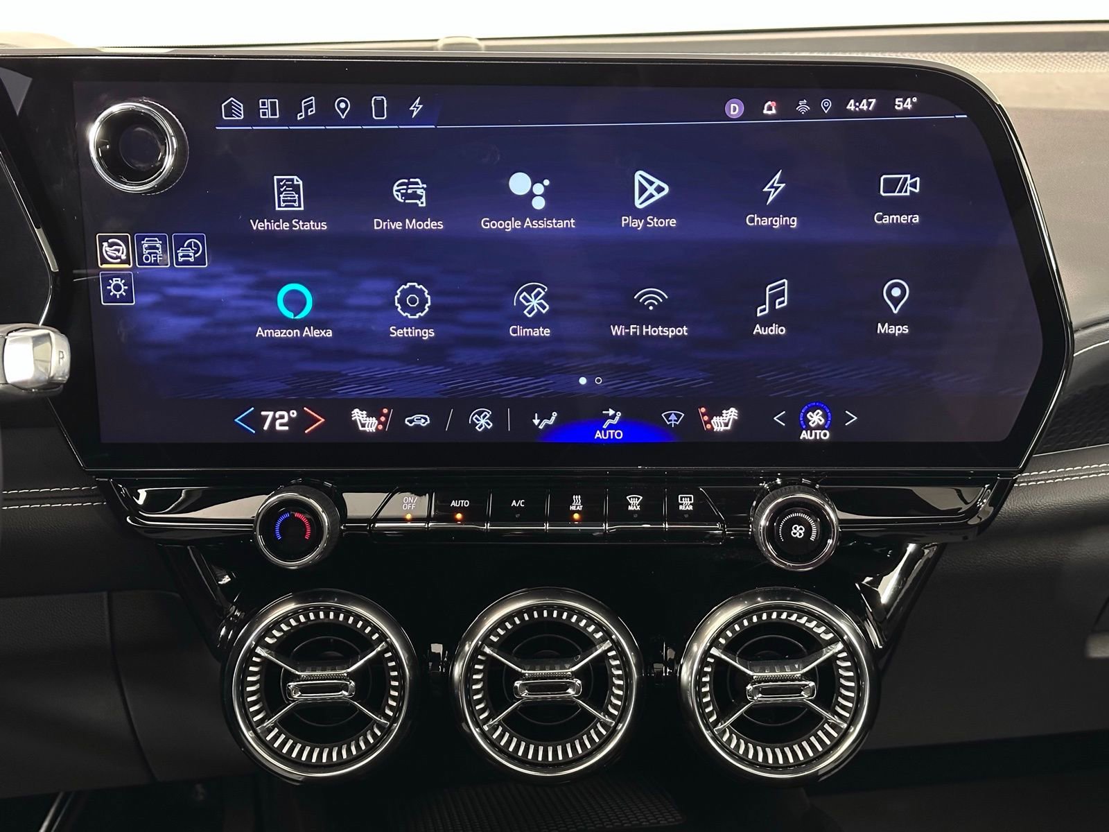 Used 2024 Chevrolet Blazer EV LT image 12