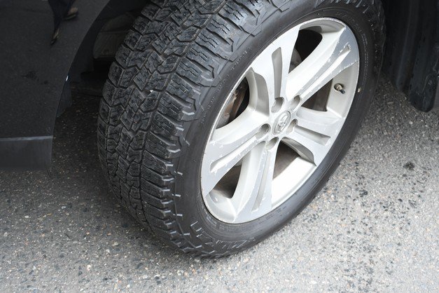 Used 2012 Toyota Highlander Limited w/ Tow Pkg AWD/4WD image 11