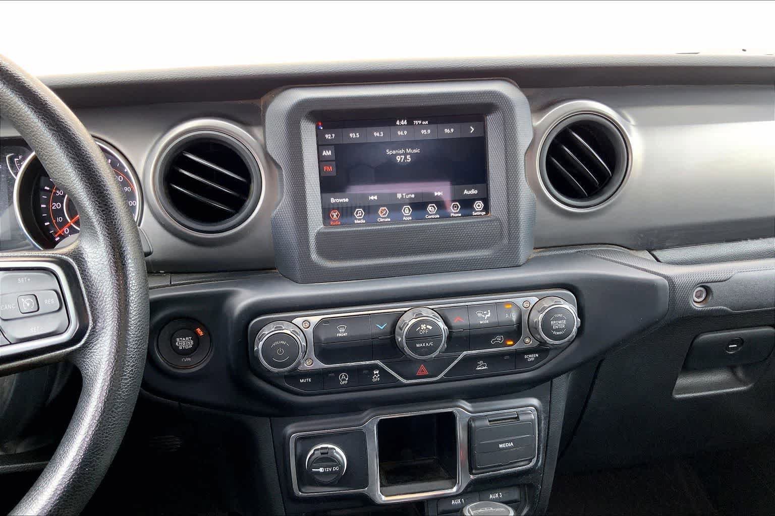 Used 2022 Jeep Gladiator Sport AWD/4WD image 15