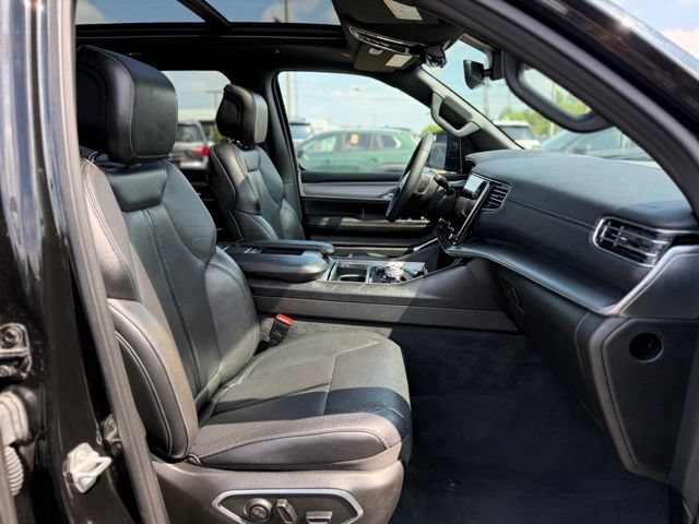Used 2024 Jeep Wagoneer Series II AWD/4WD image 18