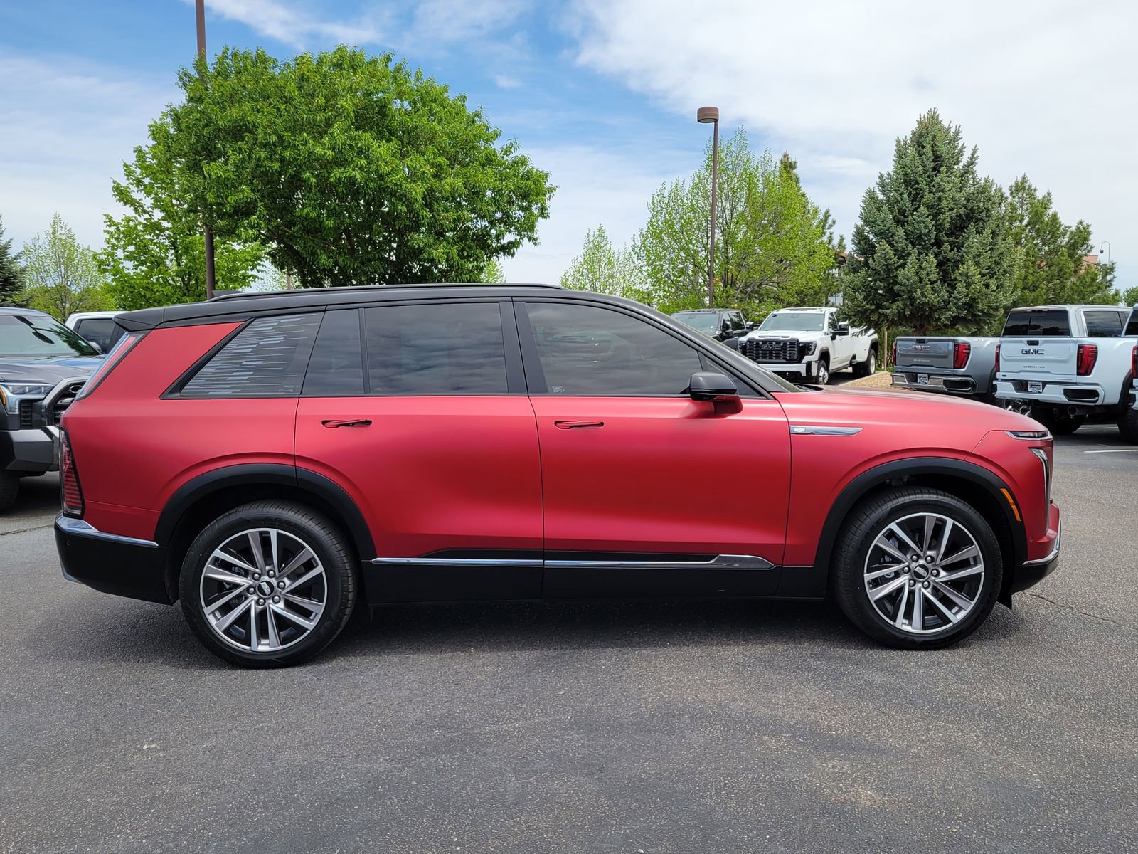 Used 2026 Cadillac Vistiq Sport AWD/4WD image 2